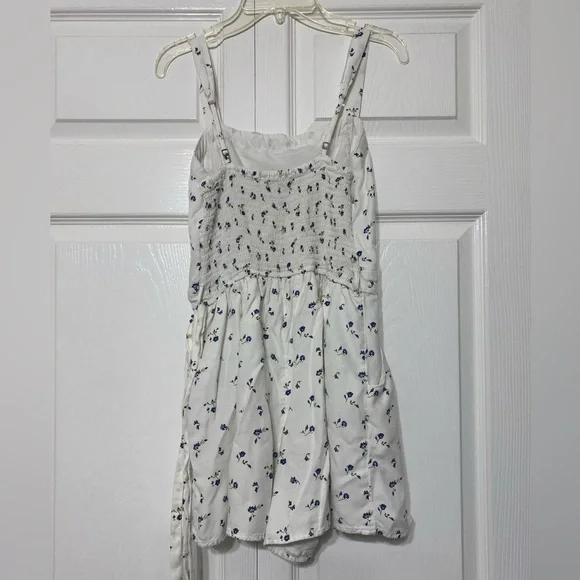 Hollister White and Blue play suit romper size M - Picture 3 of 7